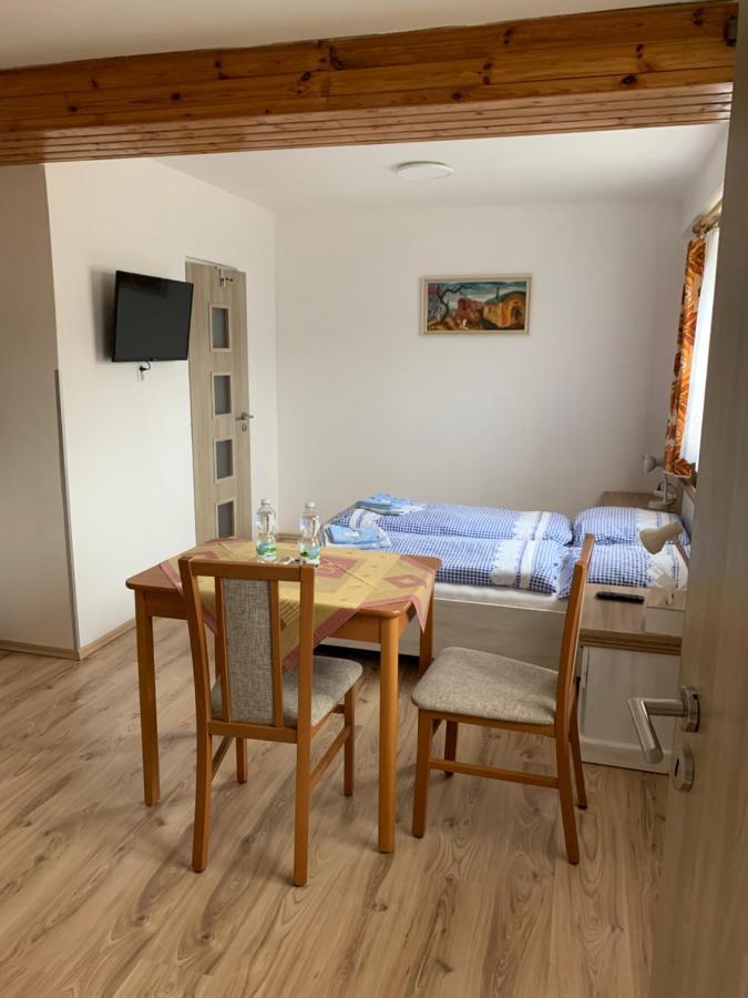 Privat Zelezny Brod Lägenhet Exteriör bild